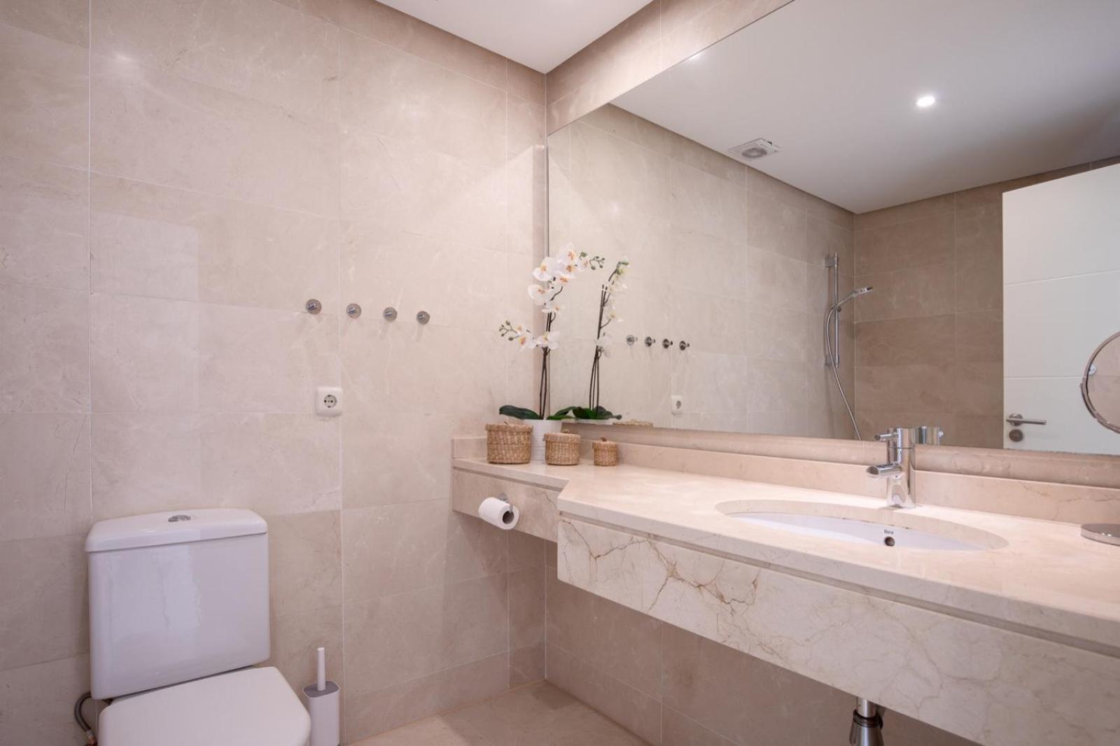 Alcazaba Lagoon Estepona Golf Apartment Bagian luar foto