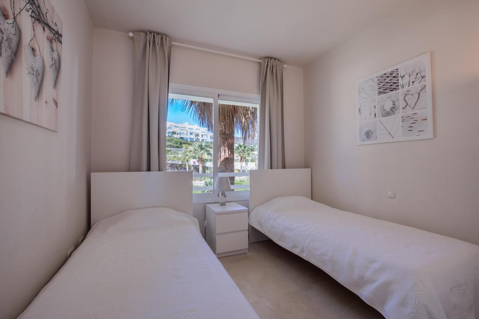 Alcazaba Lagoon Estepona Golf Apartment Bagian luar foto
