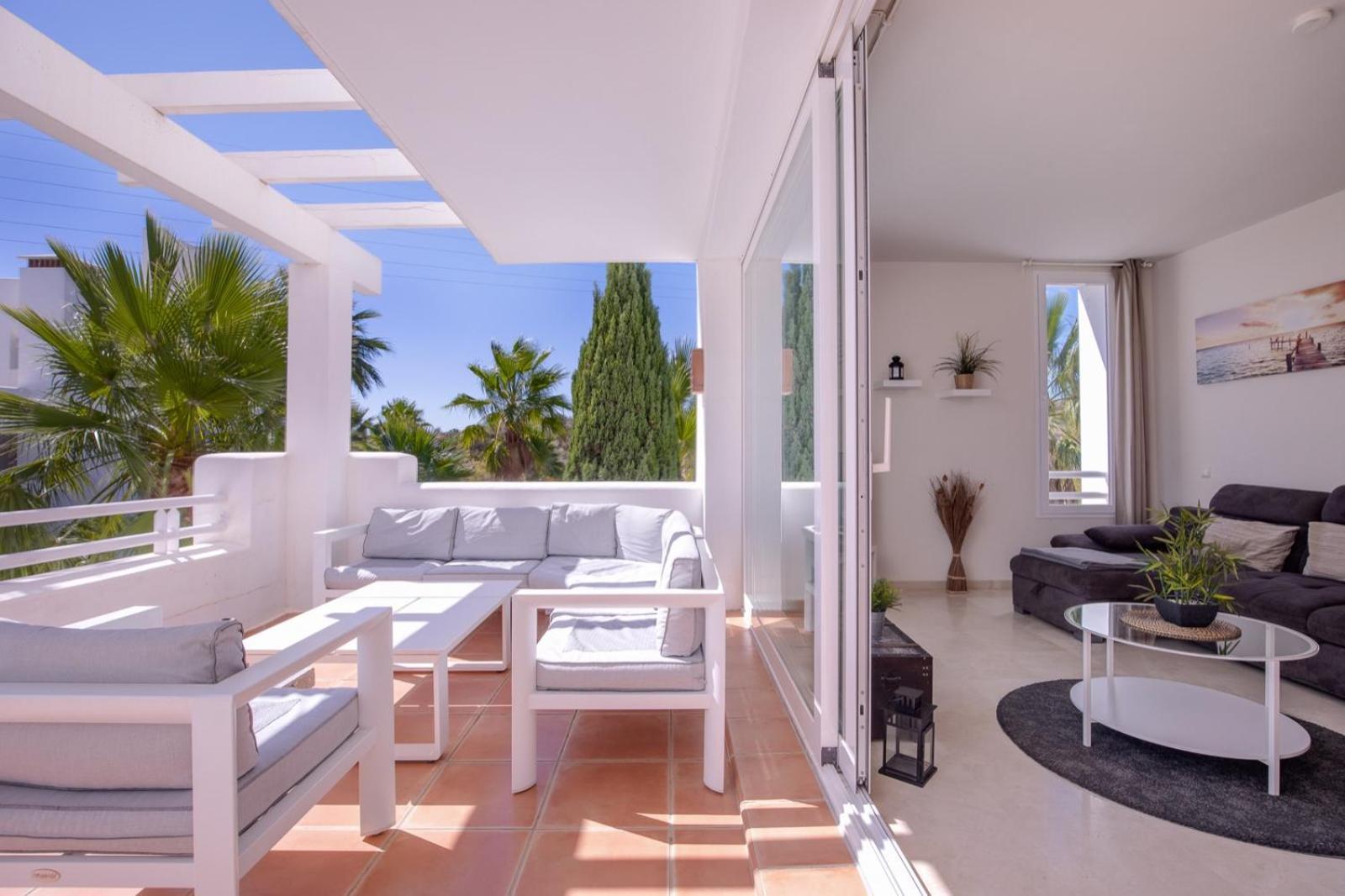 Alcazaba Lagoon Estepona Golf Apartment Bagian luar foto