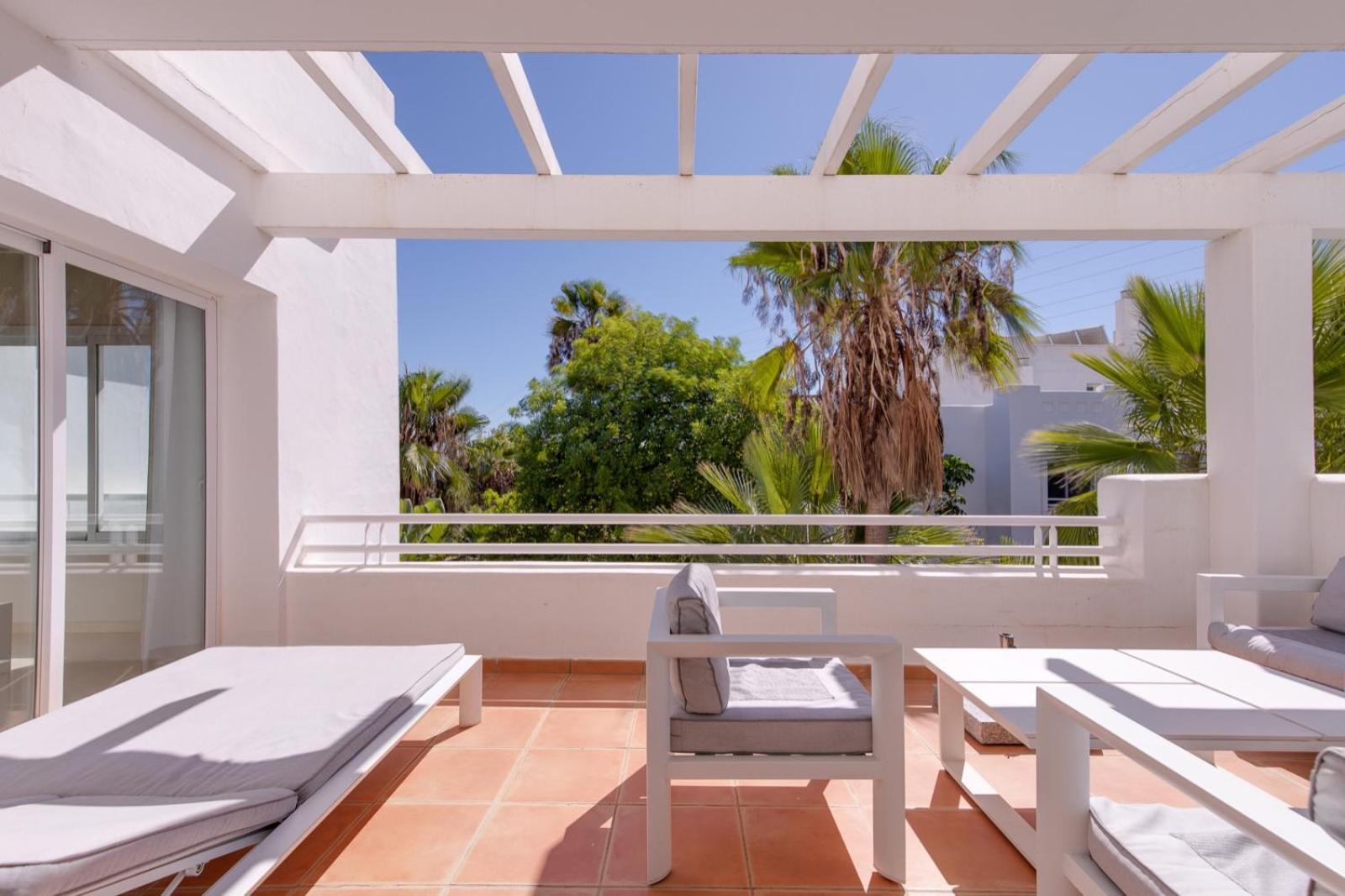 Alcazaba Lagoon Estepona Golf Apartment Bagian luar foto
