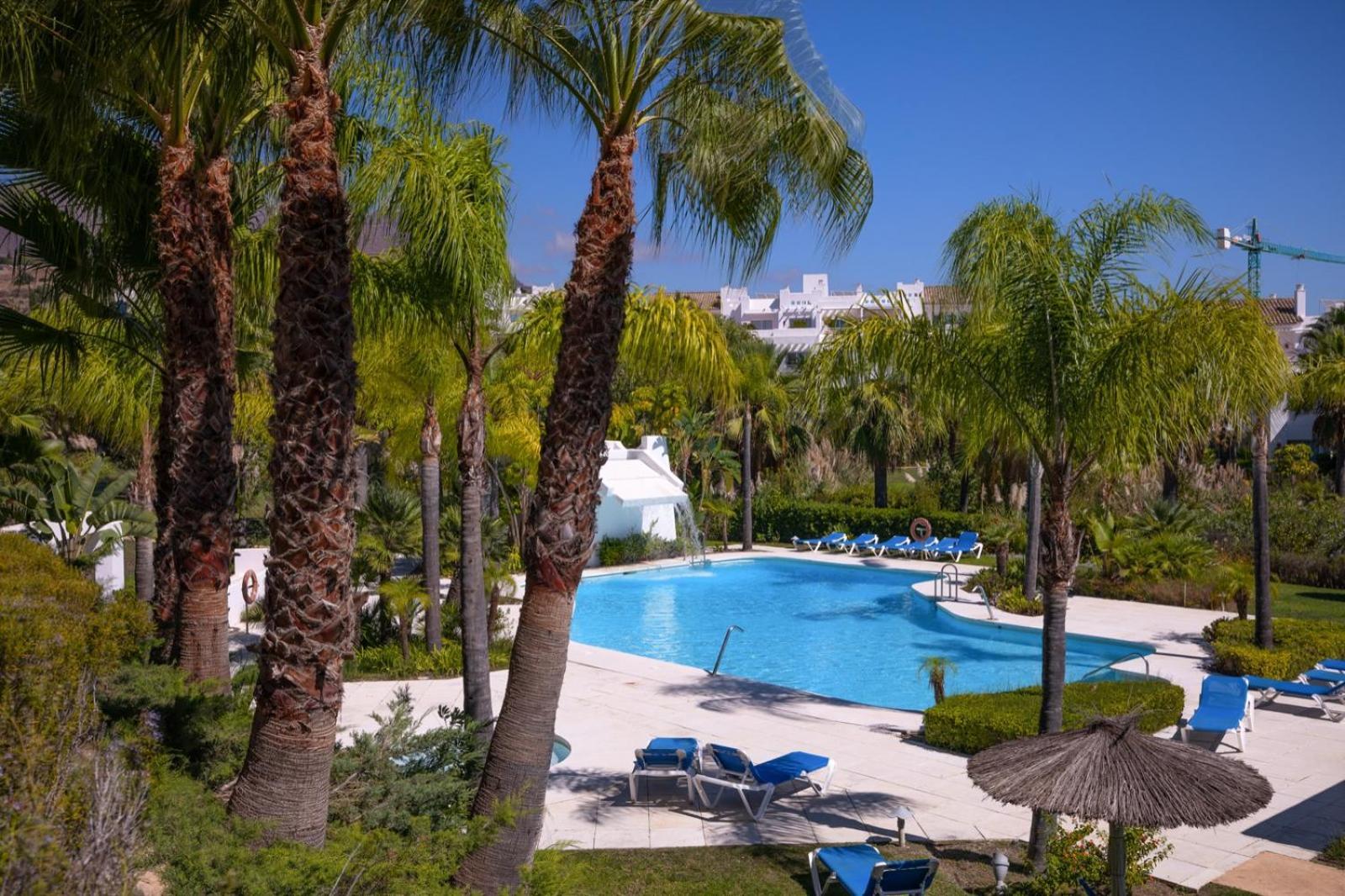 Alcazaba Lagoon Estepona Golf Apartment Bagian luar foto