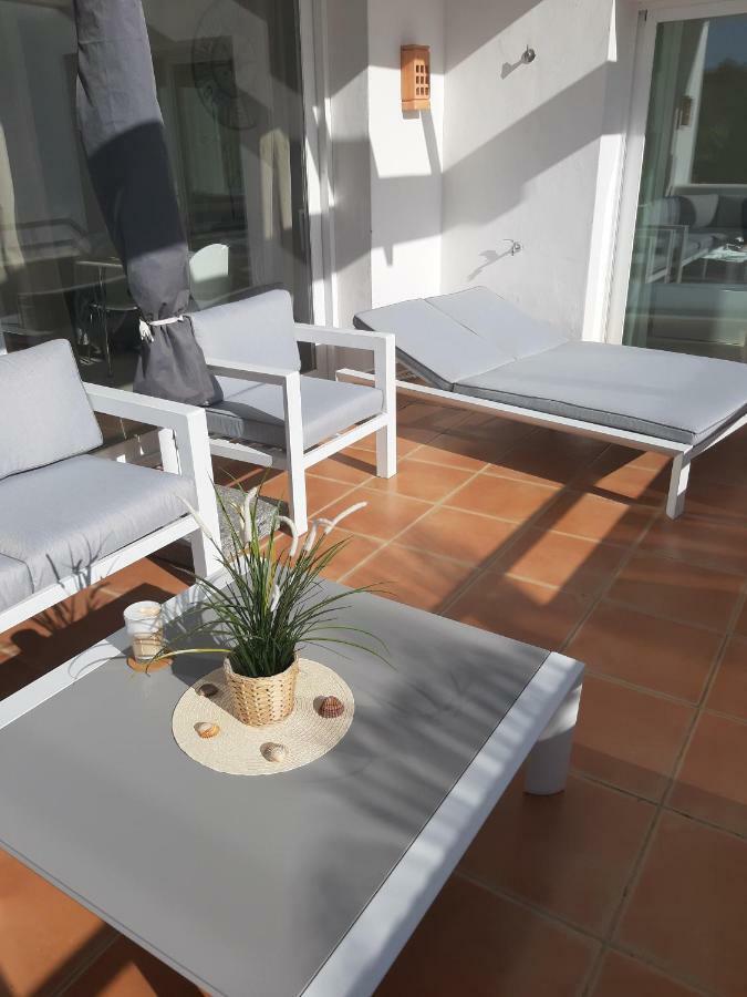 Alcazaba Lagoon Estepona Golf Apartment Bagian luar foto